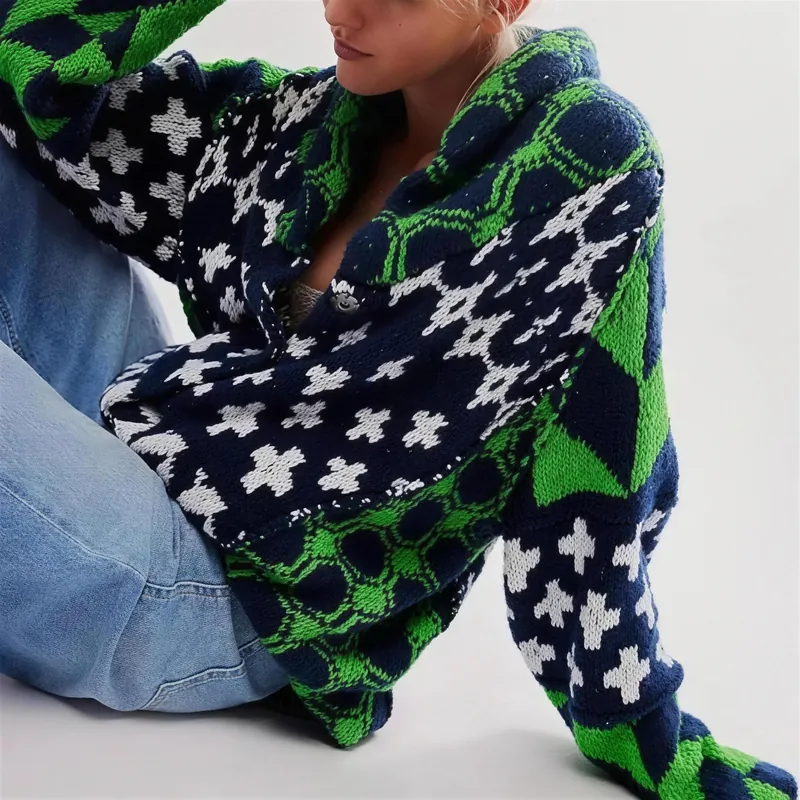 Jacquard cardigan in the green and navy colourway