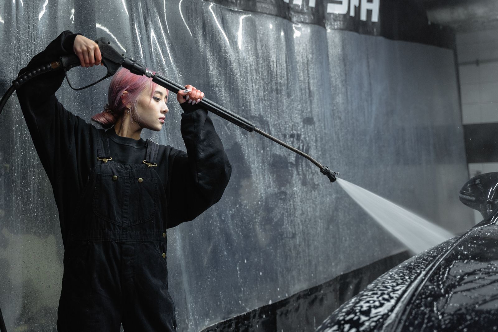 Understanding Safe Spray Distances for Vehicle and Wood Cleaning