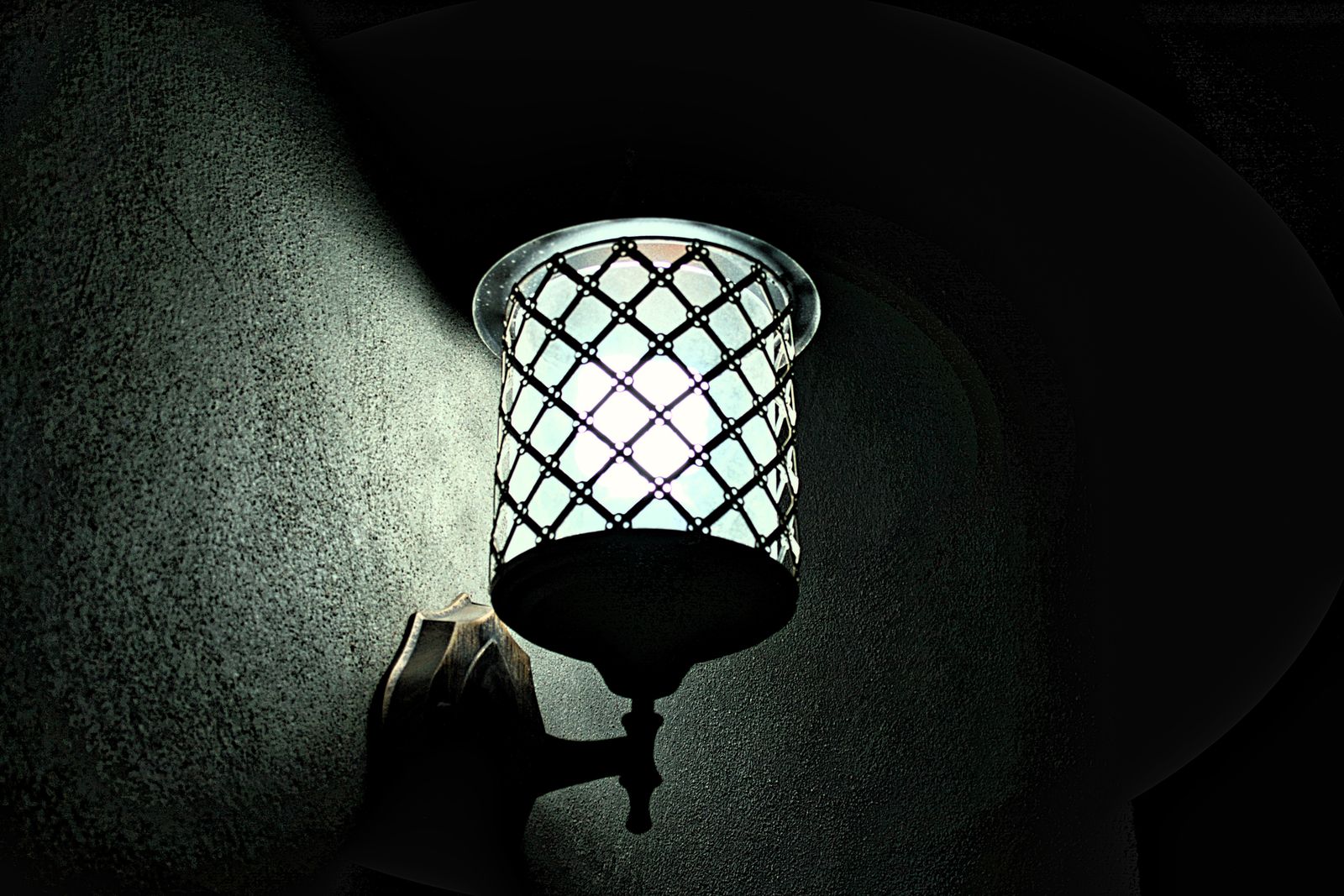 Porch vs. Garage Solar Light Mounting Height: Optimal Placement Guide