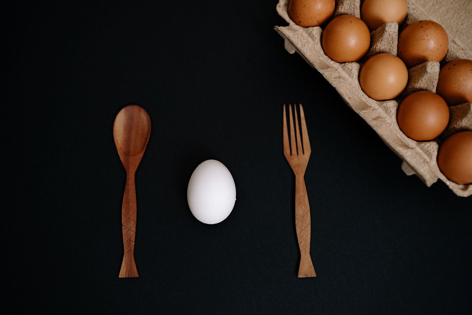 Hanging vs. Crock Utensil Storage: Which Countertop Style Fits Your Teak Utensils?
