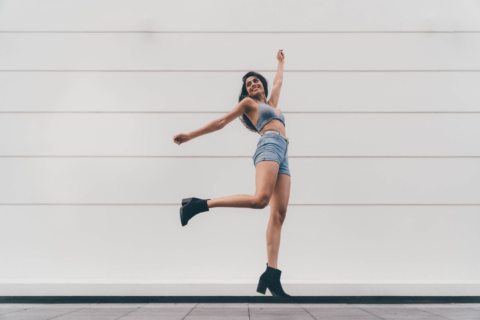 Where Shorts Are and Aren't Welcome: A Dress-Code Guide for Travel, Dining, and Tours