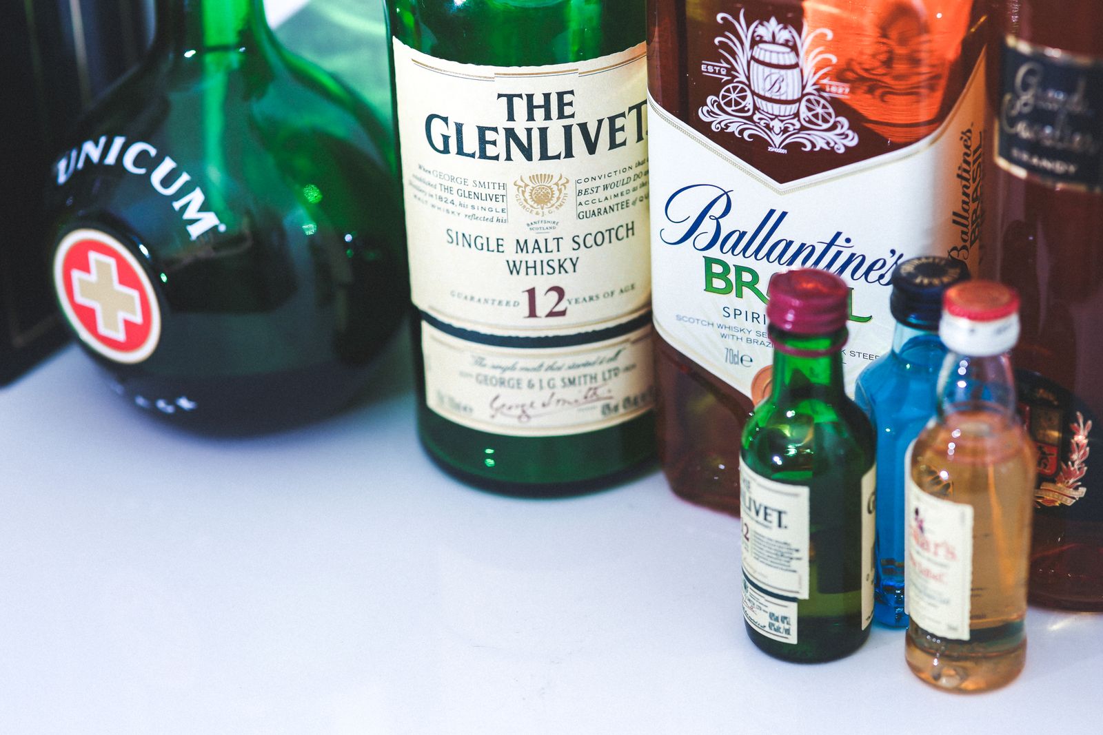 Elevating the Aviation Barware Set with Aircraft Whiskey Decanter