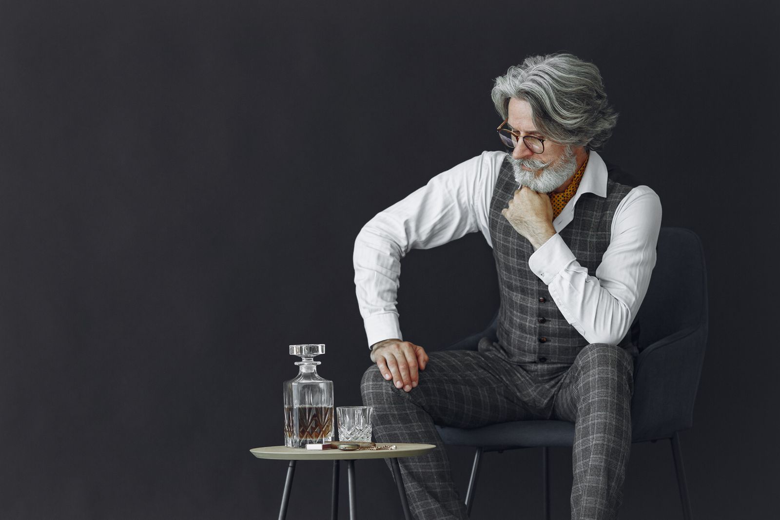Selecting an Aircraft Whiskey Decanter for Military Retirement