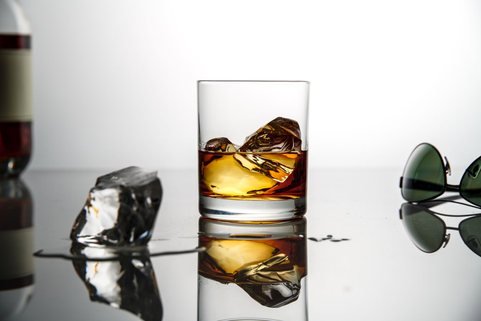 Why choose an Aircraft Whiskey Decanter for personalized gifts?