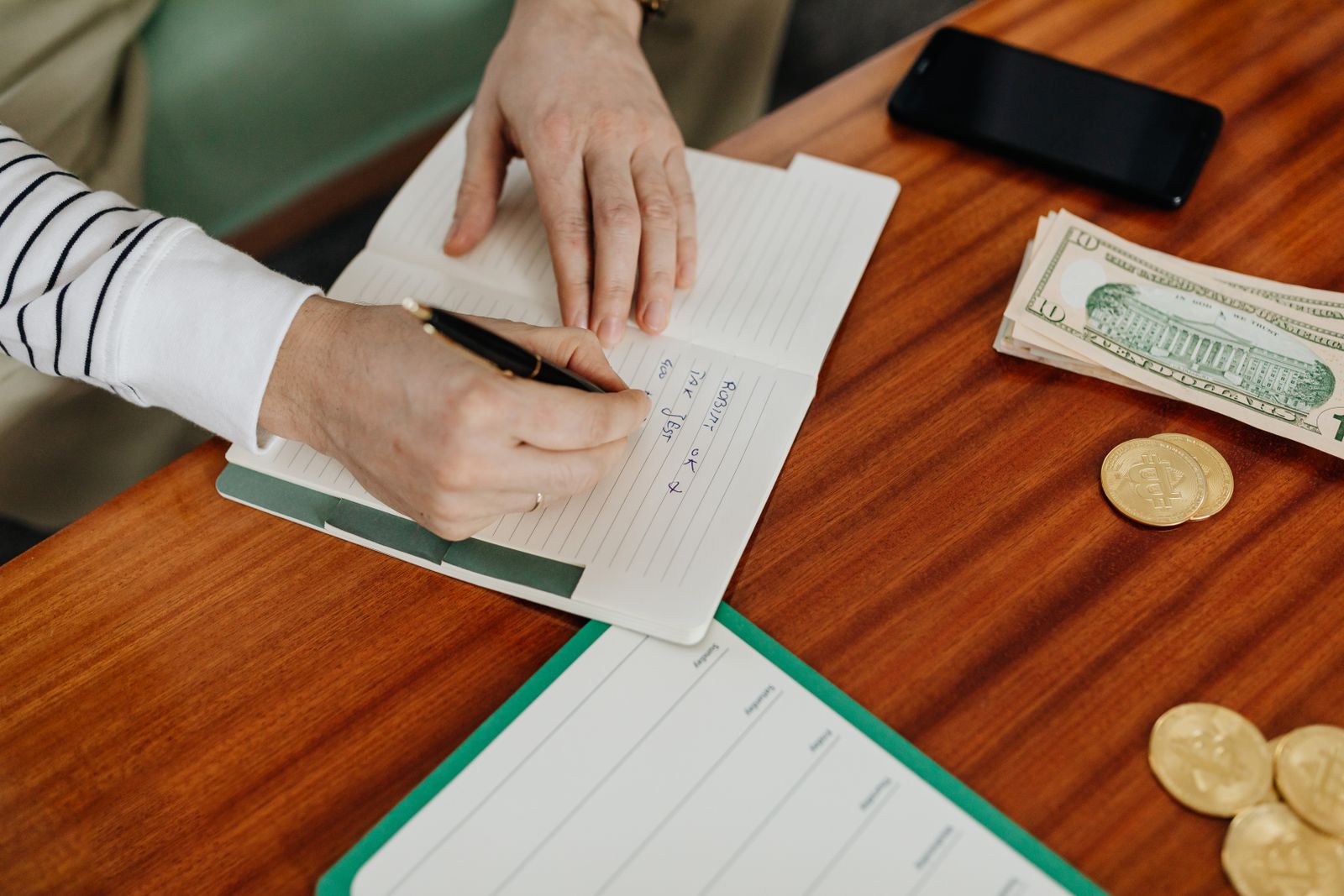 Cash Envelope System vs. Digital Budgeting: Which Works Best for Your Family?
