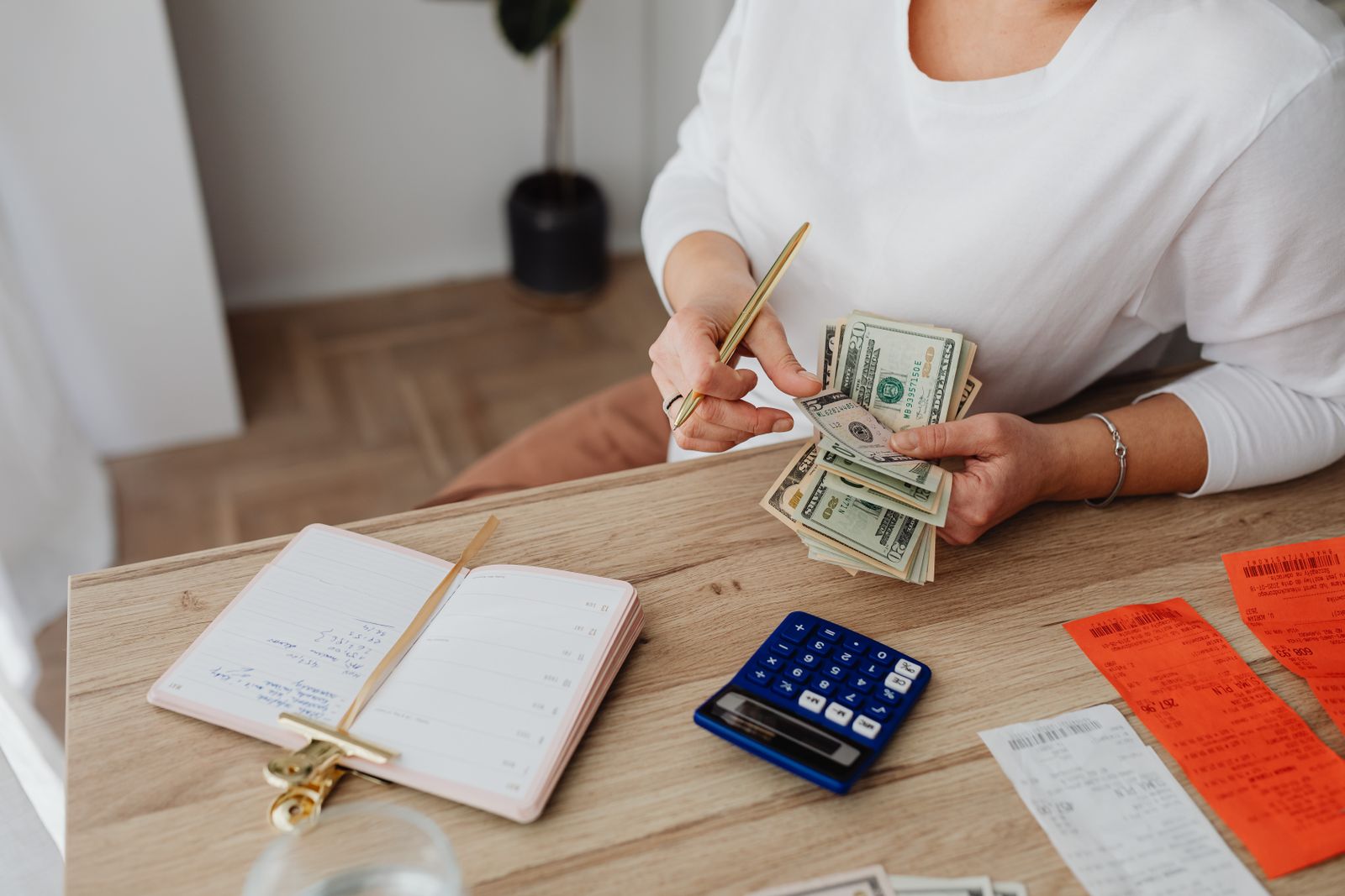 How to Start Cash Stuffing: Beginner Guide to Reusable Trackers & Budget Binders