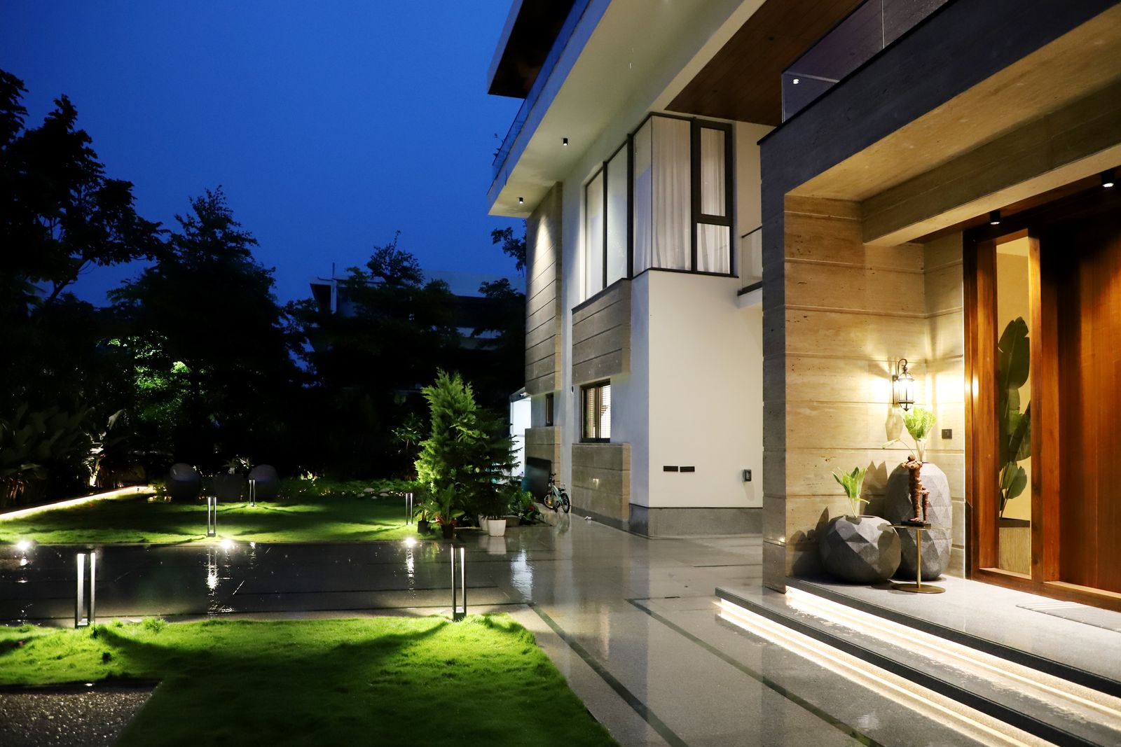 Solar Energy Conversion & Battery Storage FAQ for Garden Lighting