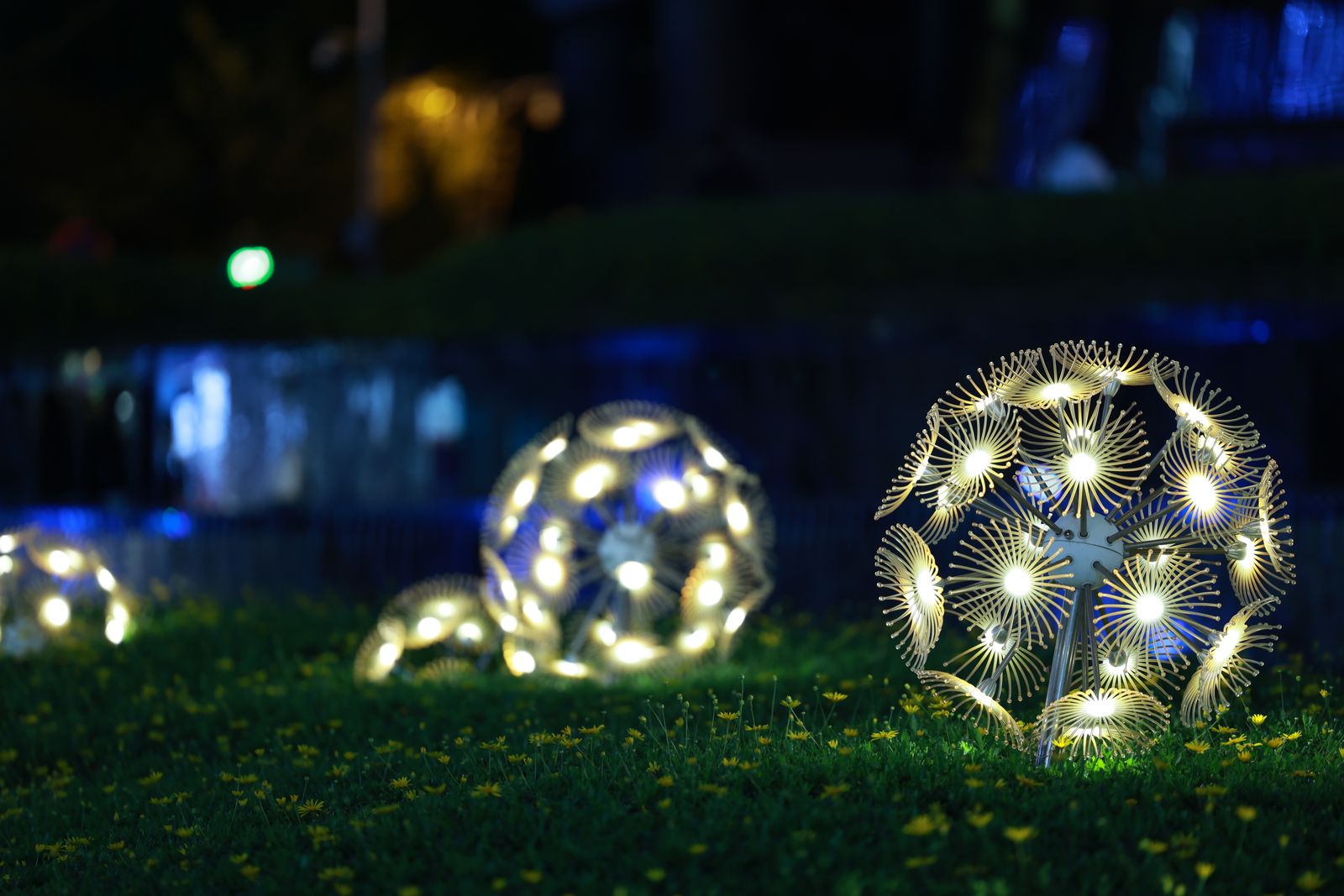 How to Deal with Moisture Inside Solar Pathway Lights (And Prevent Circuit Damage)