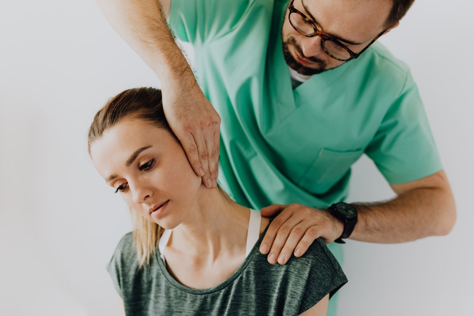 How to Relieve Desk Neck Tension: A 10-Minute Daily Workstation Recovery Routine
