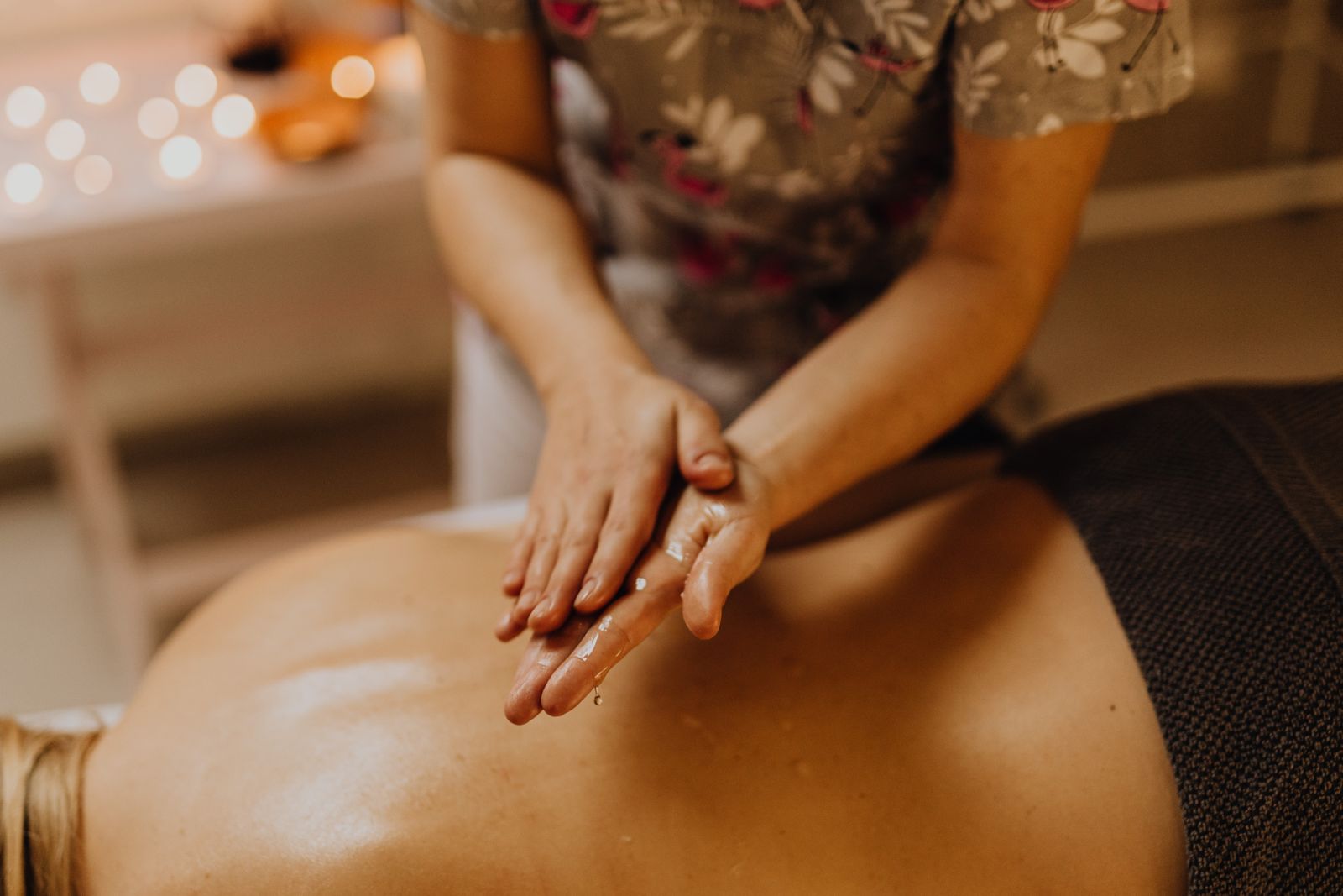 How to Position a Hands-Free 6D Massager for Targeted Myofascial Release on Neck and Shoulders