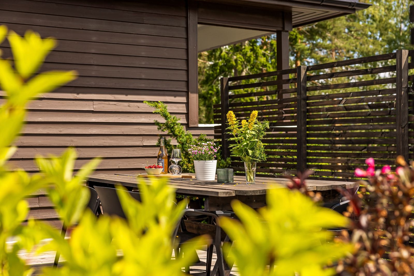 How to Maximize Battery Life on Solar Outdoor Devices While Off-Grid