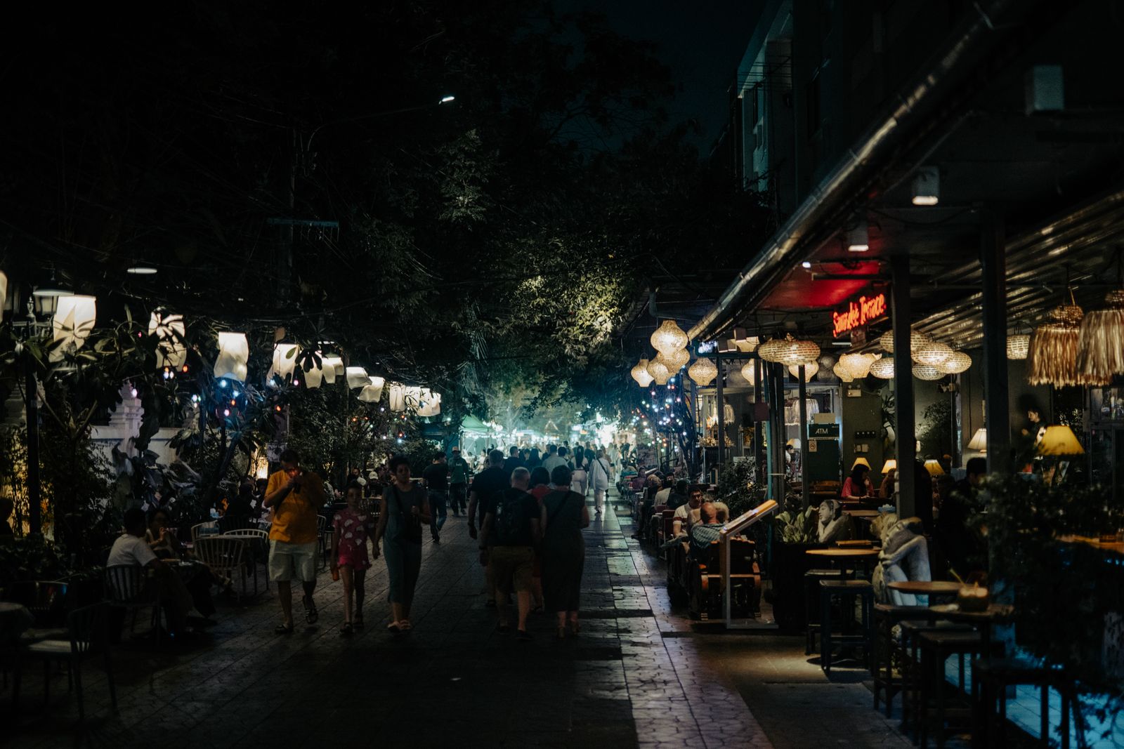 How to Install and Position Solar Spotlights for Maximum Nighttime Illumination