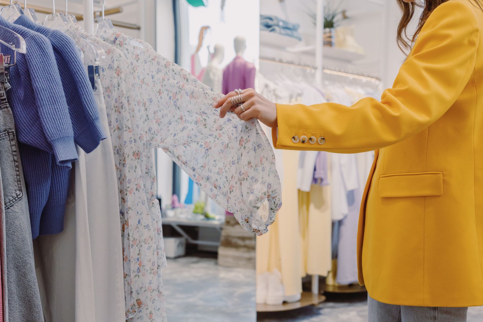 How to Clean Stains Off a Raincoat While Traveling (Safe Spot Guide)