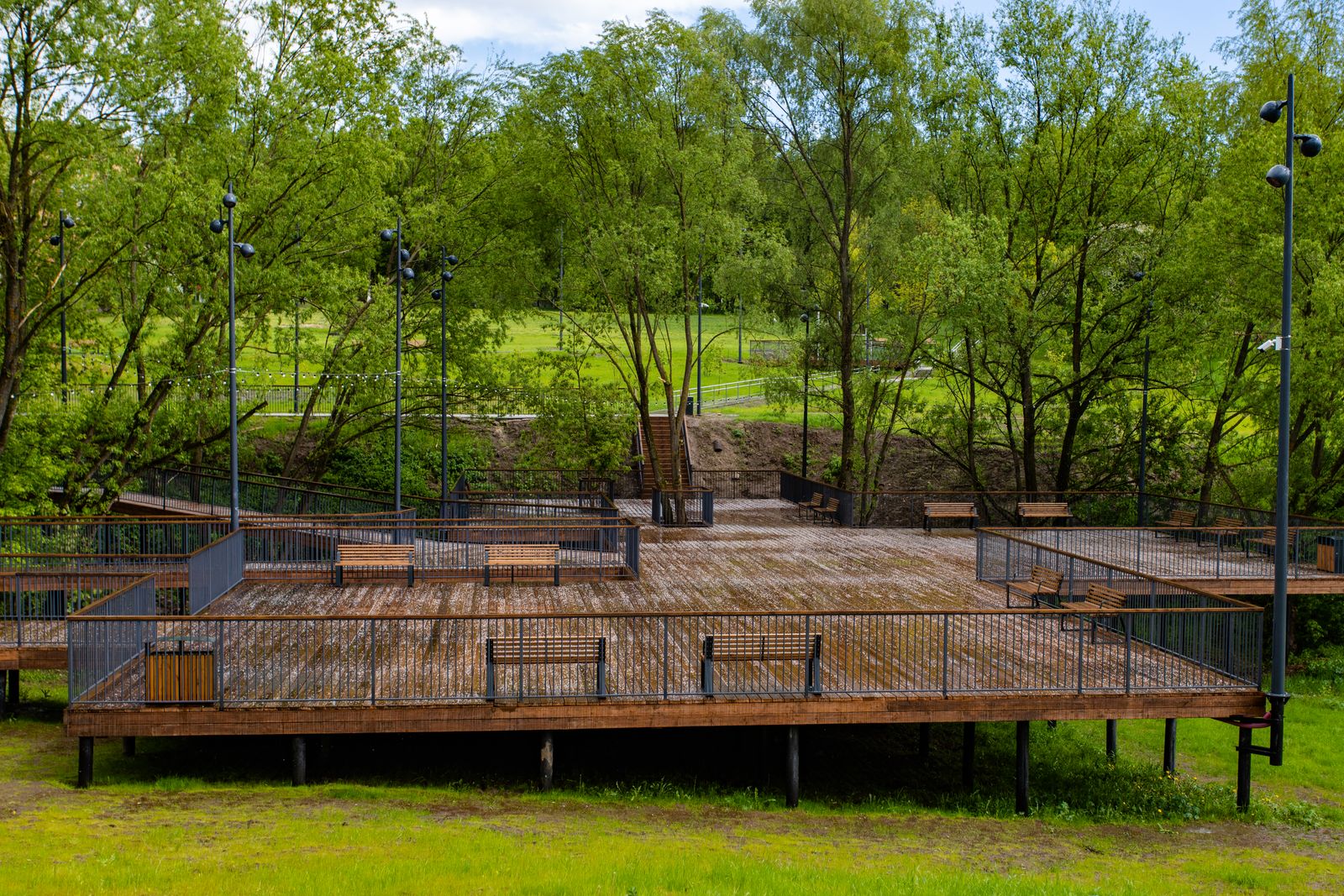 Nominal vs. Actual Post Sizes: Wood & Vinyl Deck Fit Guide