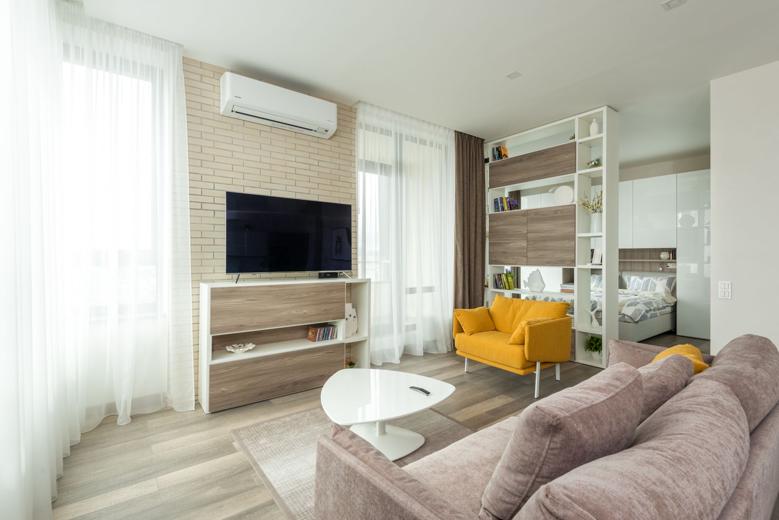 3-in-1 Evaporative Coolers vs. Traditional Desk Fans: Which Is Right for Your Bedroom?