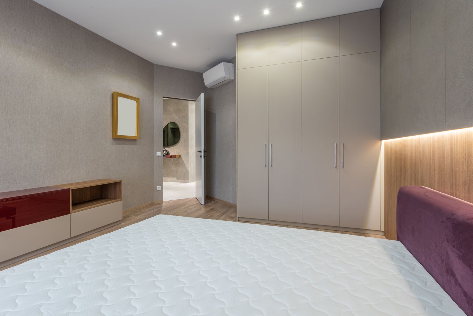 How to Keep Your Bedroom Cool and Quiet Without Central AC: A Complete Nighttime Guide