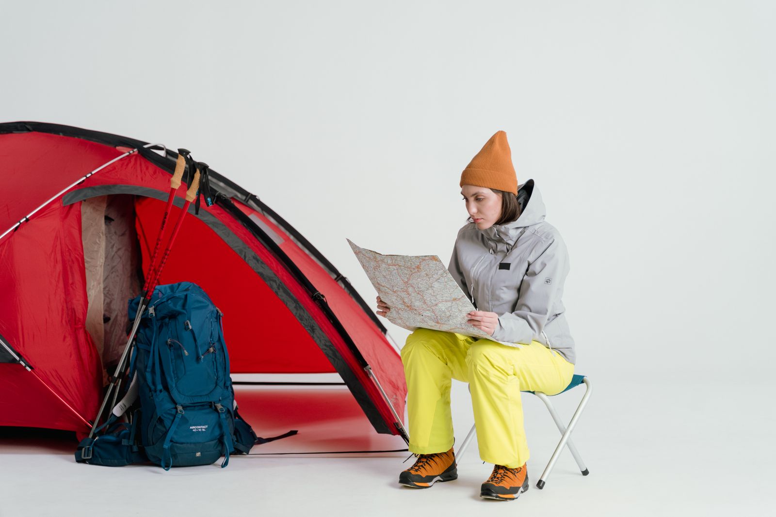 How to Charge Your Phone with a Solar Camping Lantern in an Emergency