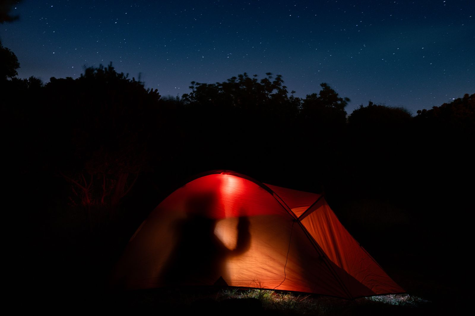 Solar Camping Lantern Not Charging or Holding Power? Dual-Power Diagnostic & Fix Guide