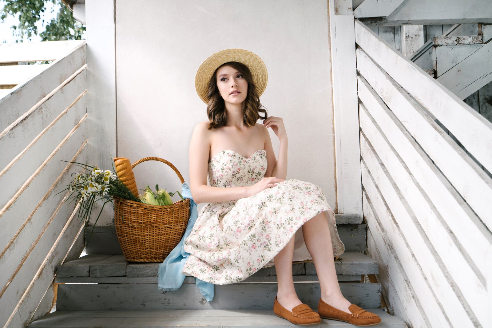Statement Jewelry vs. Minimalist Accents: How to Accessorize a Sweetheart Print Dress
