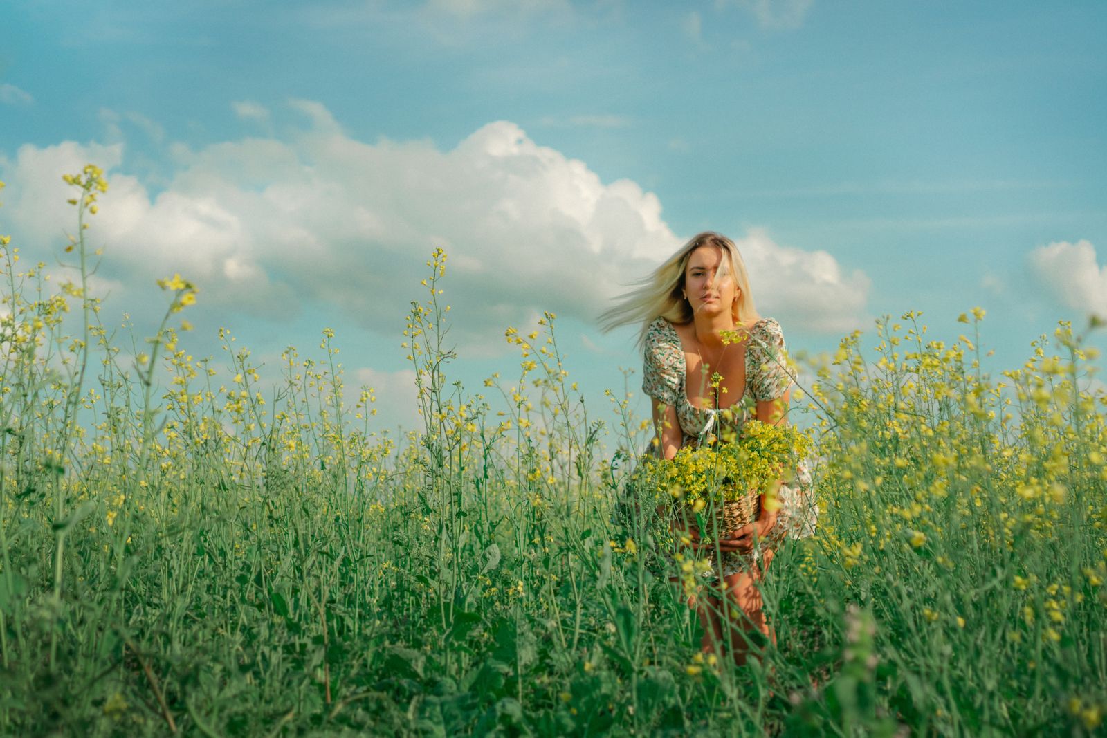 Micro Floral Prints vs. Bold Cottagecore Botanicals: Which Summer Pattern Flatters You Best?