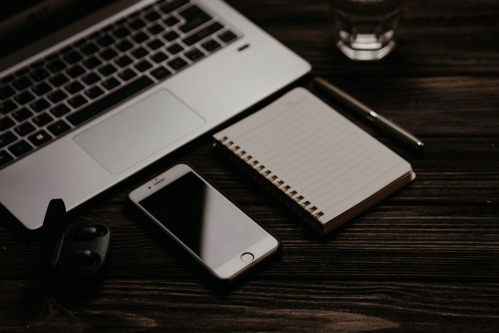 Solar Power Bank FAQ: Integrated Cables & Wireless Charging Explained