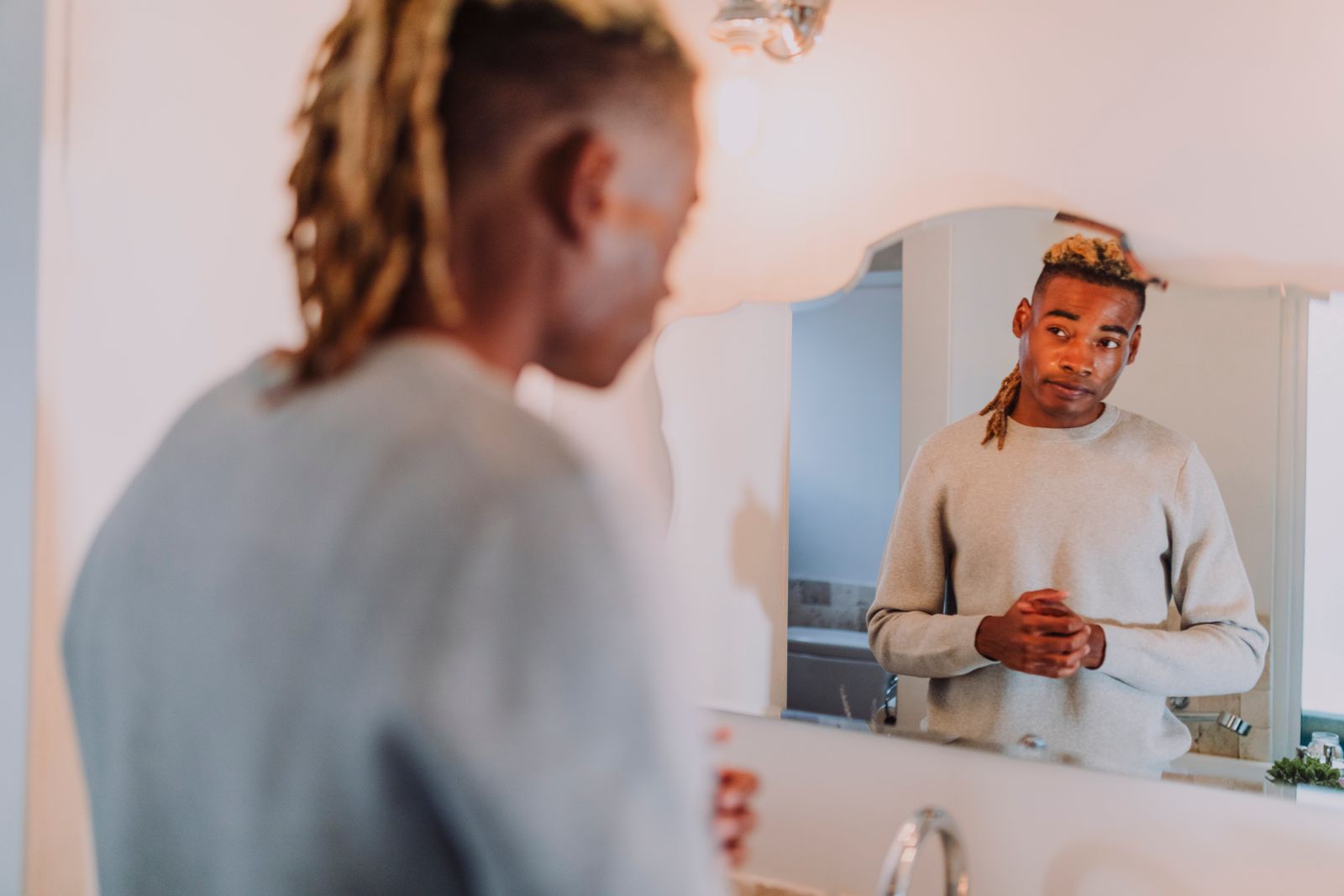 Best Electric Shavers for Body Contours: 2024 Sensitive Skin Buying Guide