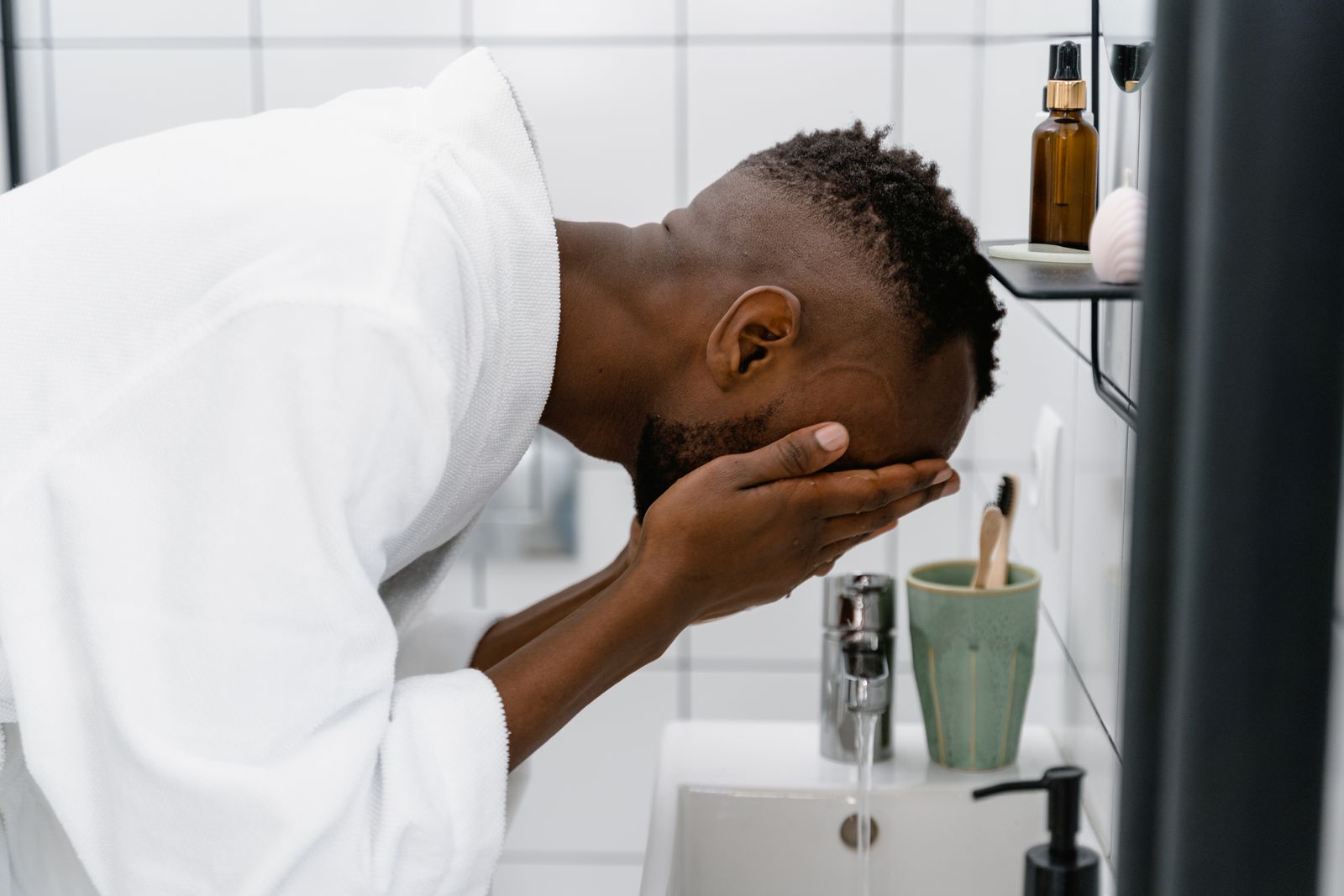 Electric Shaver Blade & Multi-Attachment Care FAQ: Sharpness, Hygiene, and Swapping