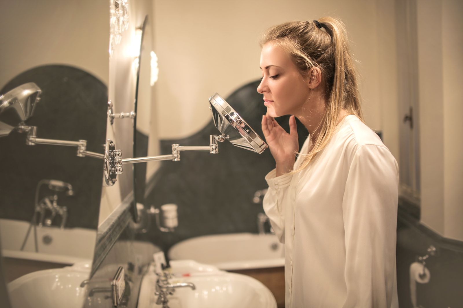 How Dirty Shaver Heads Cause Skin Breakouts (And How to Sanitize Them)