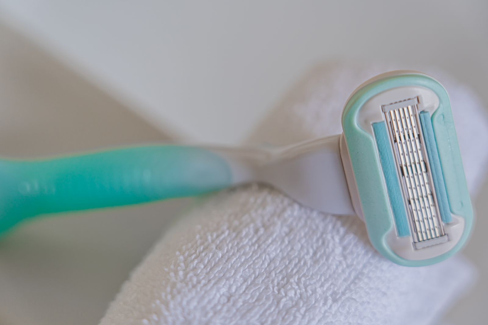 7D Electric Shaver vs. Disposable Razors: Which Prevents Razor Bumps Better?