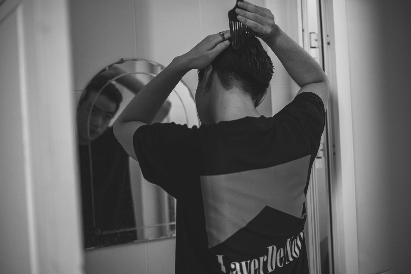 How to Shave Sensitive Areas Without Nicks: Scalp, Bikini Line, and Underarms