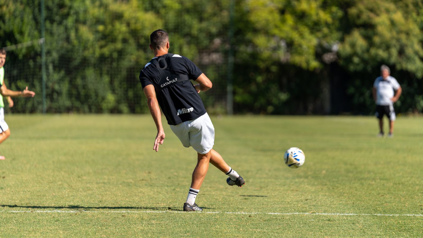 Hover Soccer Ball Surface Compatibility Guide: Hardwood, Tile, & Carpet