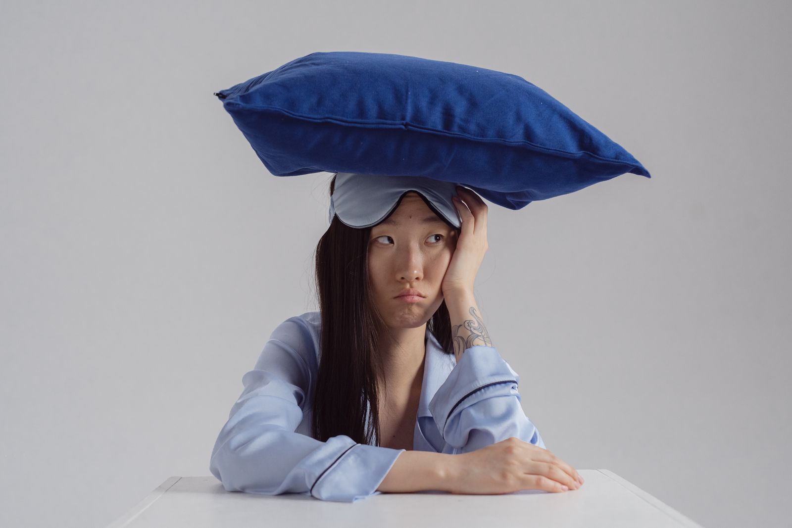 How Cervical Spine Alignment Affects Sleep Quality: A Complete Ergonomic Guide