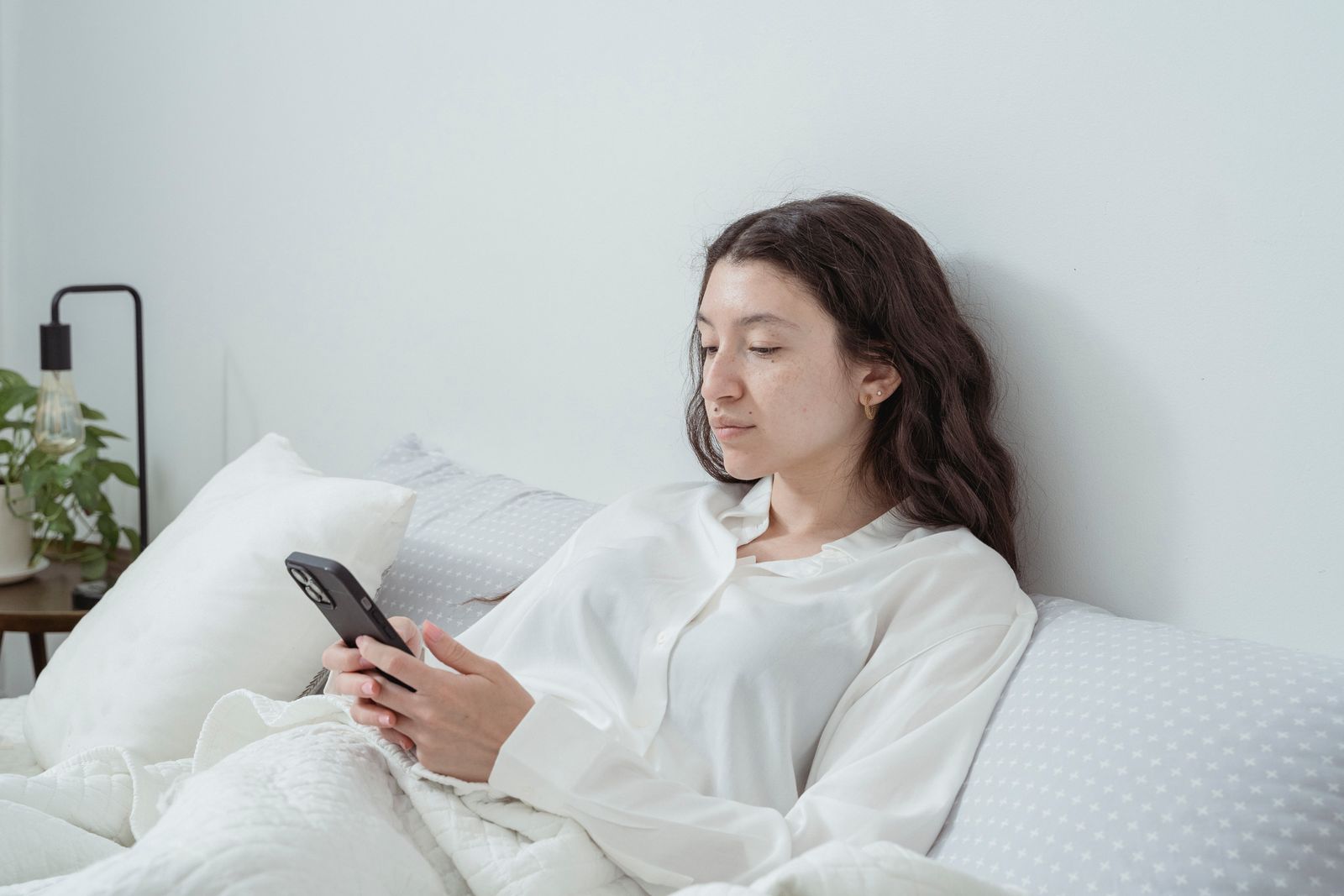 How Long Does a Memory Foam Cervical Pillow Last? Foam Durability & Replacement Signs