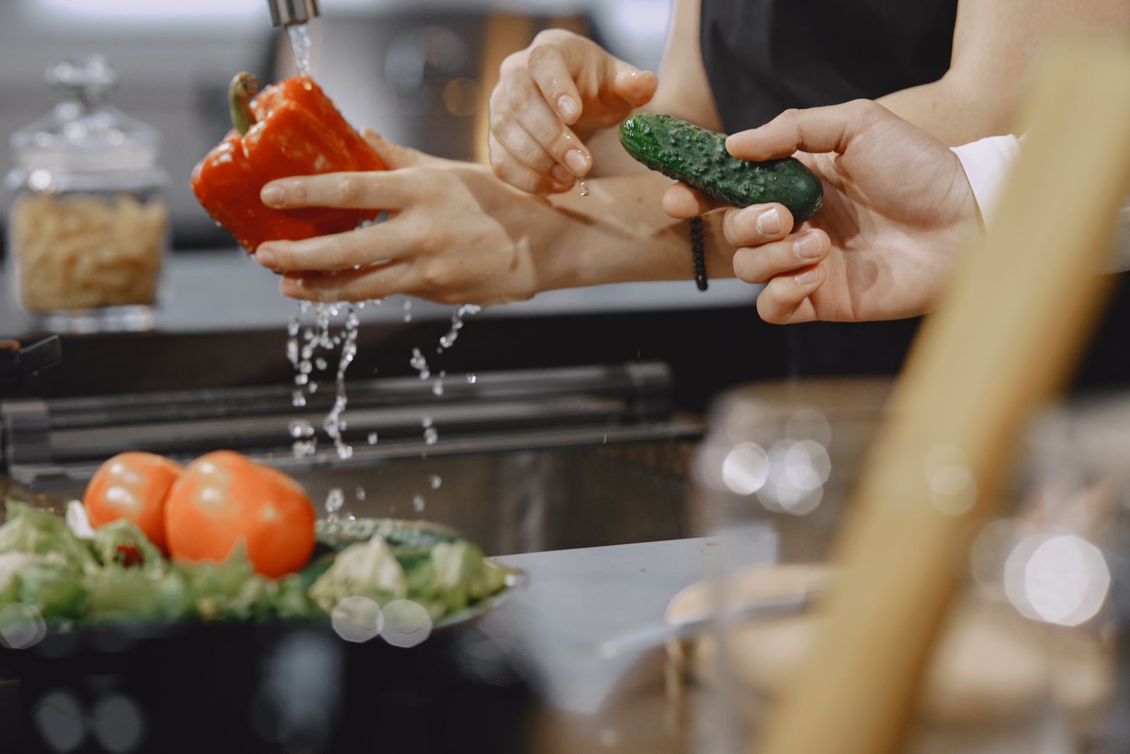 How to Clean a Vegetable Chopper Fast: Dishwasher & Hand Washing Guide