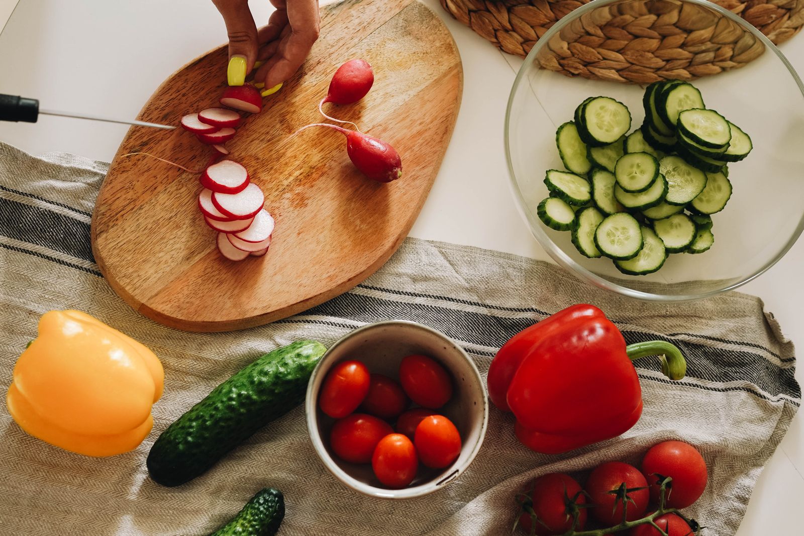 How to Clean a Vegetable Chopper: Deep Cleaning & Stain Removal Guide