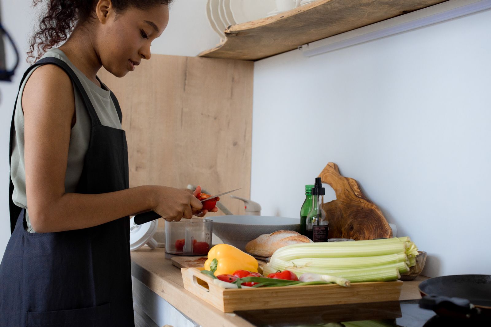 Mandoline Slicer vs. Julienne Cutter: Which Attachment Do You Need for Slaws and Salads?