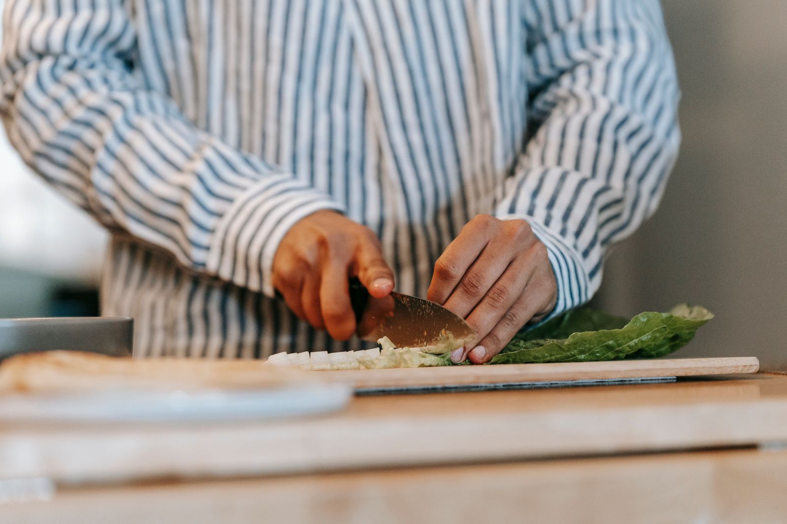 Safe Prep Slicers: How to Choose a Vegetable Chopper with Non-Slip Countertop Stability