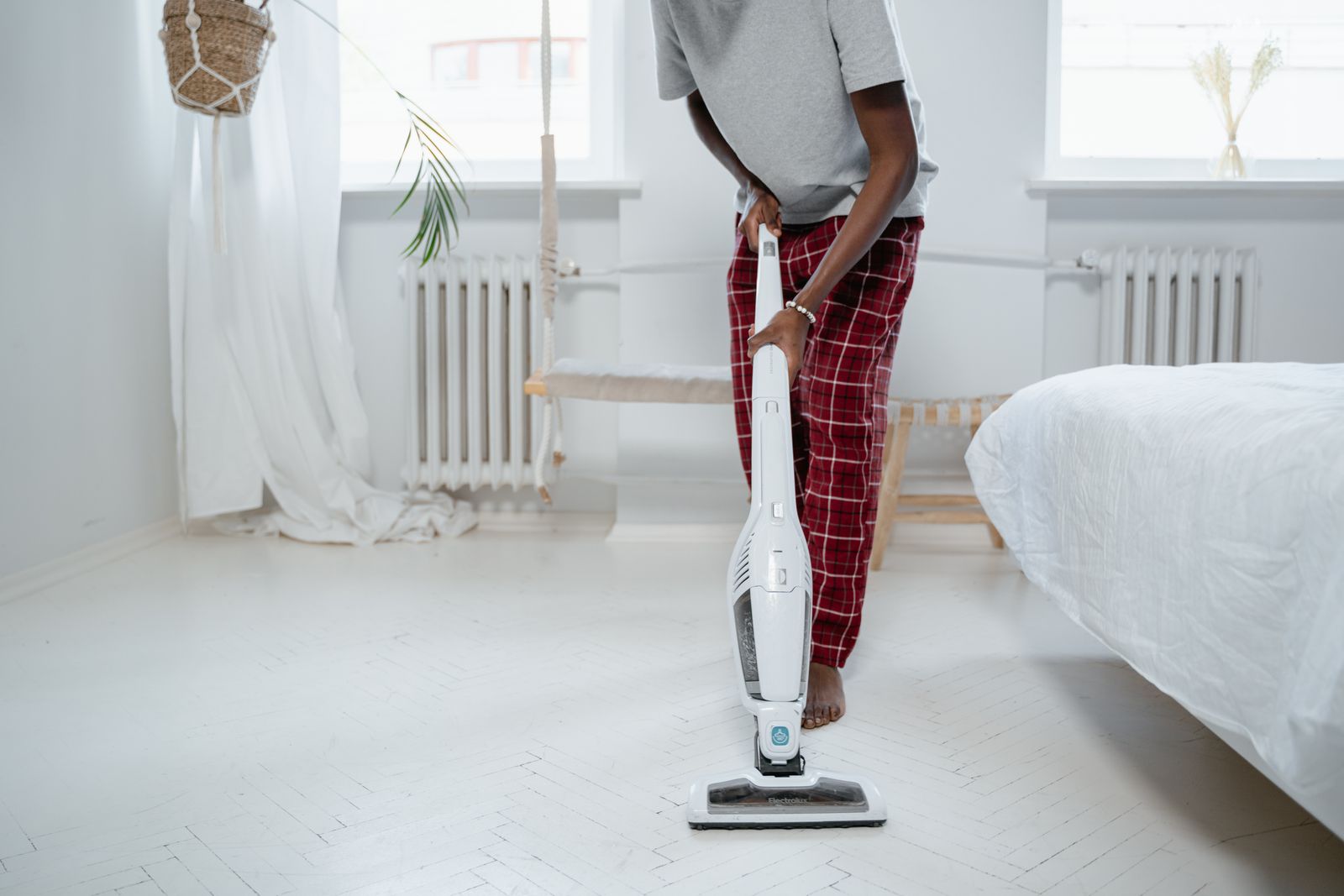 Vacuuming vs. Blowing: When to Use Air Duster Mode for Electronics and Auto Interiors