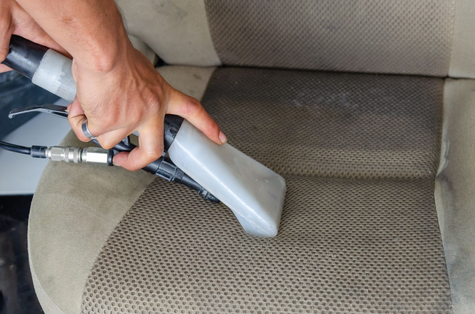 Portable Cordless Vacuum vs. Heavy Shop Vac for Car Pet Hair: Which Cleans Better?