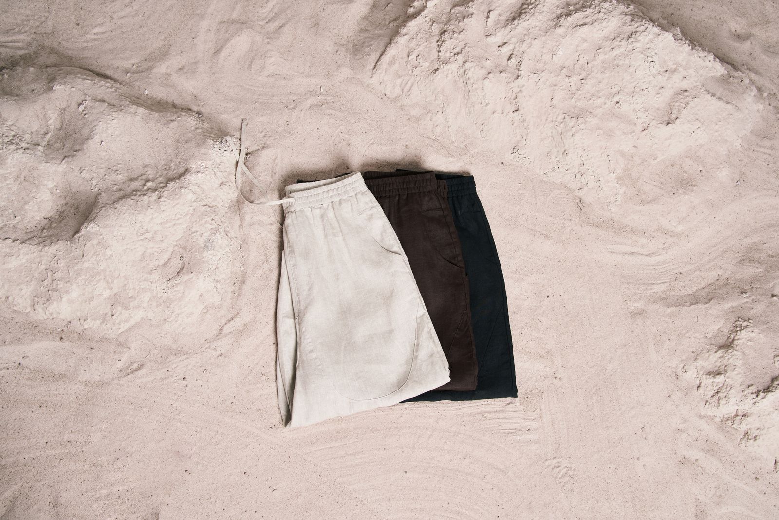 How to Wear Wide-Leg Linen Pants for Year-Round Climate Comfort: A Complete Buying Guide