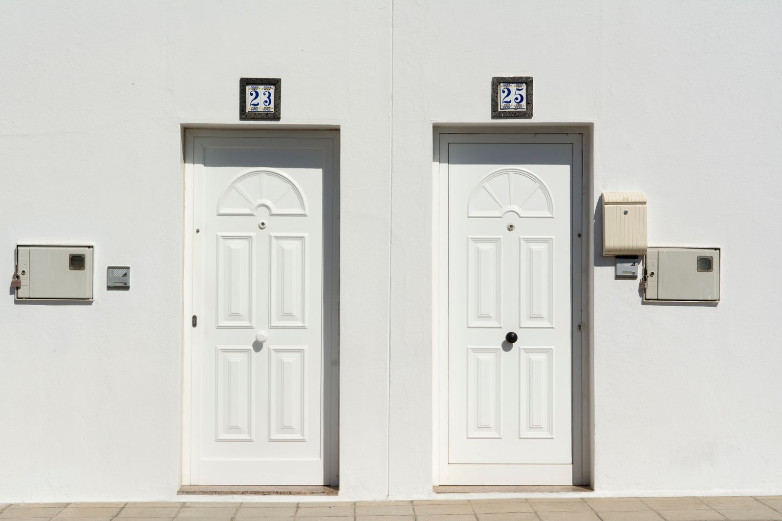 Best Weatherproof Solar Lighted House Numbers: A Buying Guide for Year-Round Outdoor Visibility