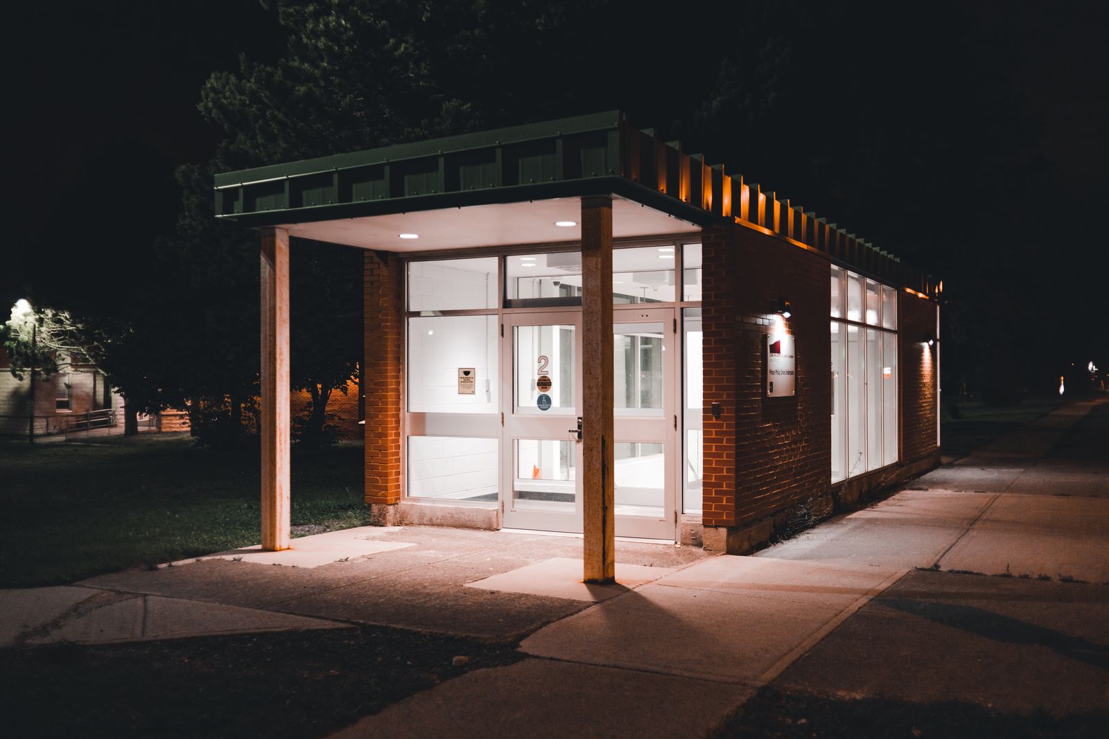 Modern Illuminated Address Plaques: Solar & LED Buying Guide
