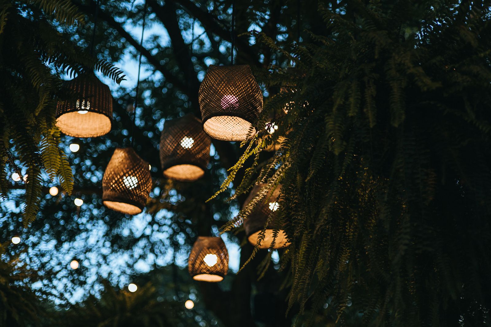 Weatherproof Solar Lanterns Compared: IP44 Handwoven Rattan vs. Metal and Plastic