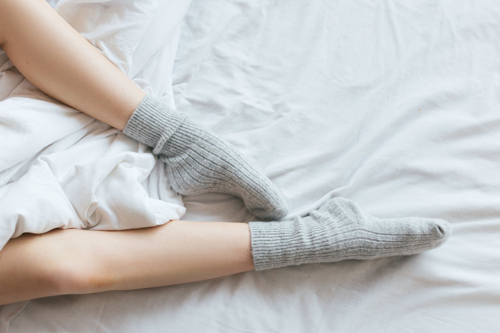 How to Choose All-Season House Slippers for Year-Round Comfort