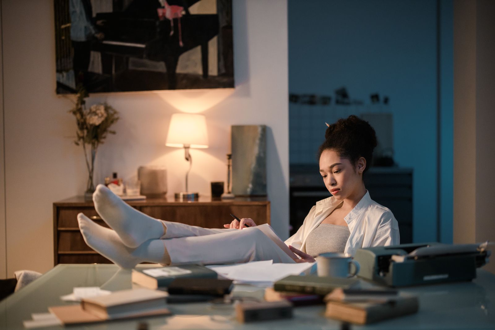 Work-From-Home Slippers: Choosing Lightweight House Shoes for a Desk Day
