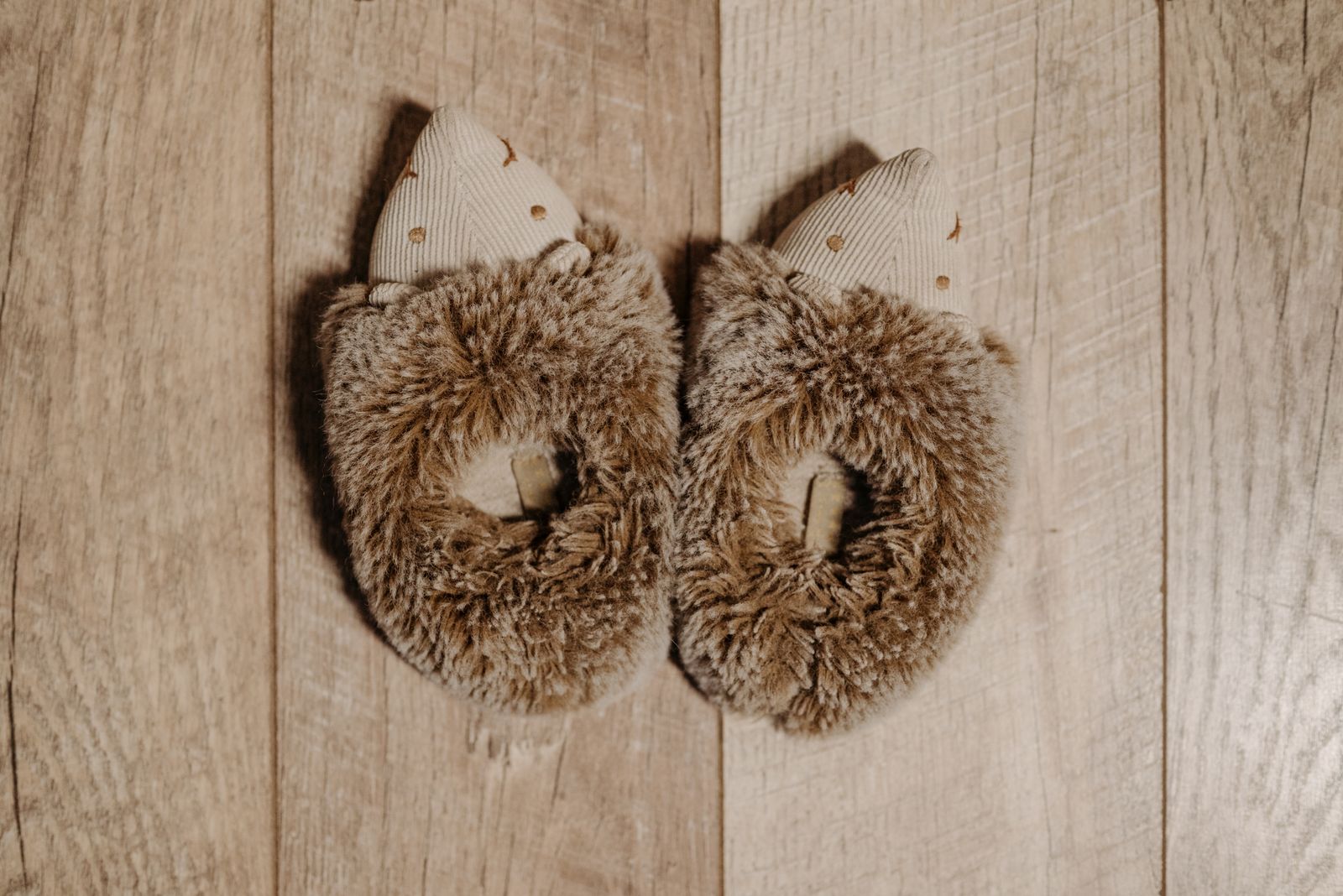 Summer Slipper Warmth & Airflow Guide: Staying Cozy Without Overheating