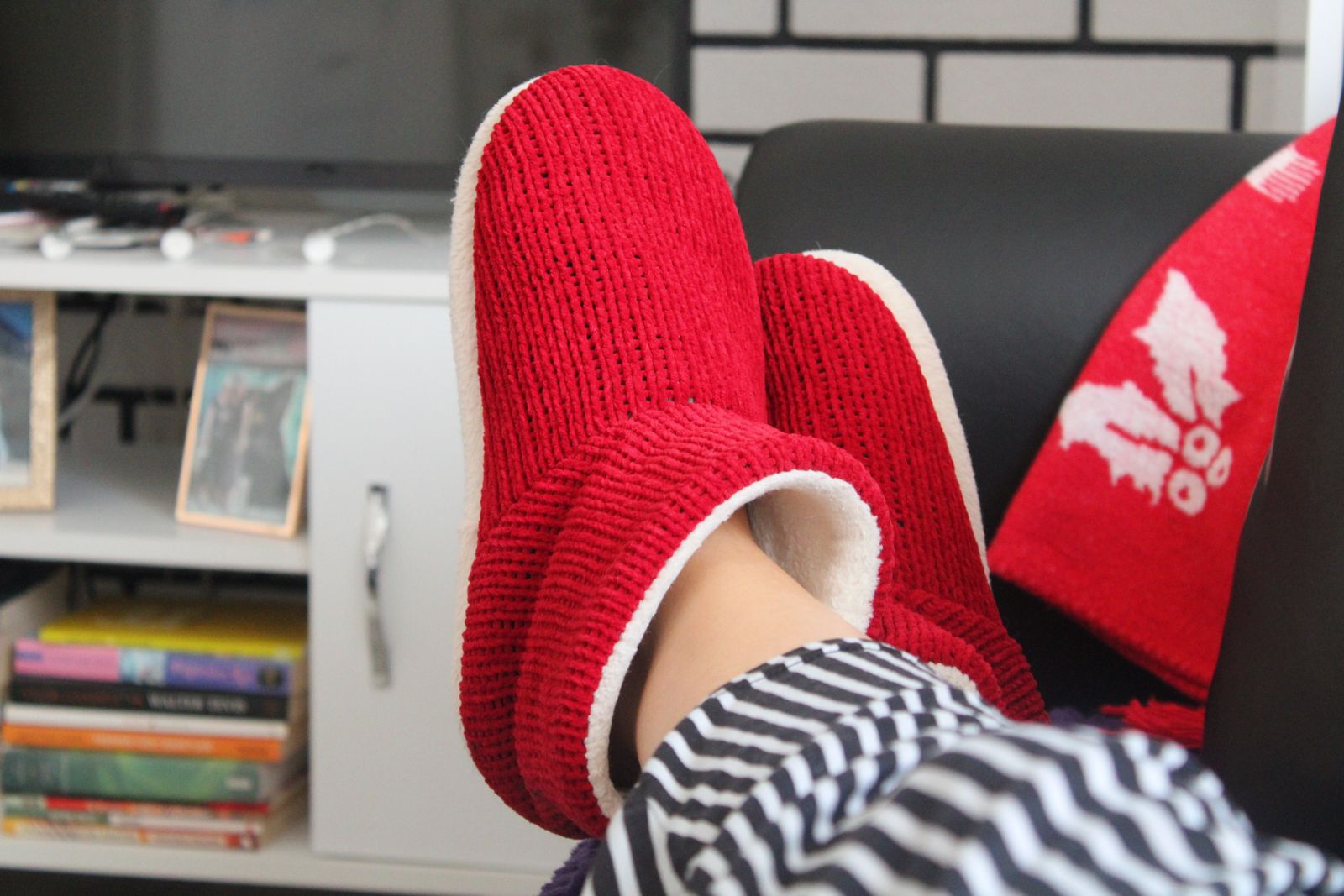 How to Build the Ultimate Cozy Evening Reset Routine at Home