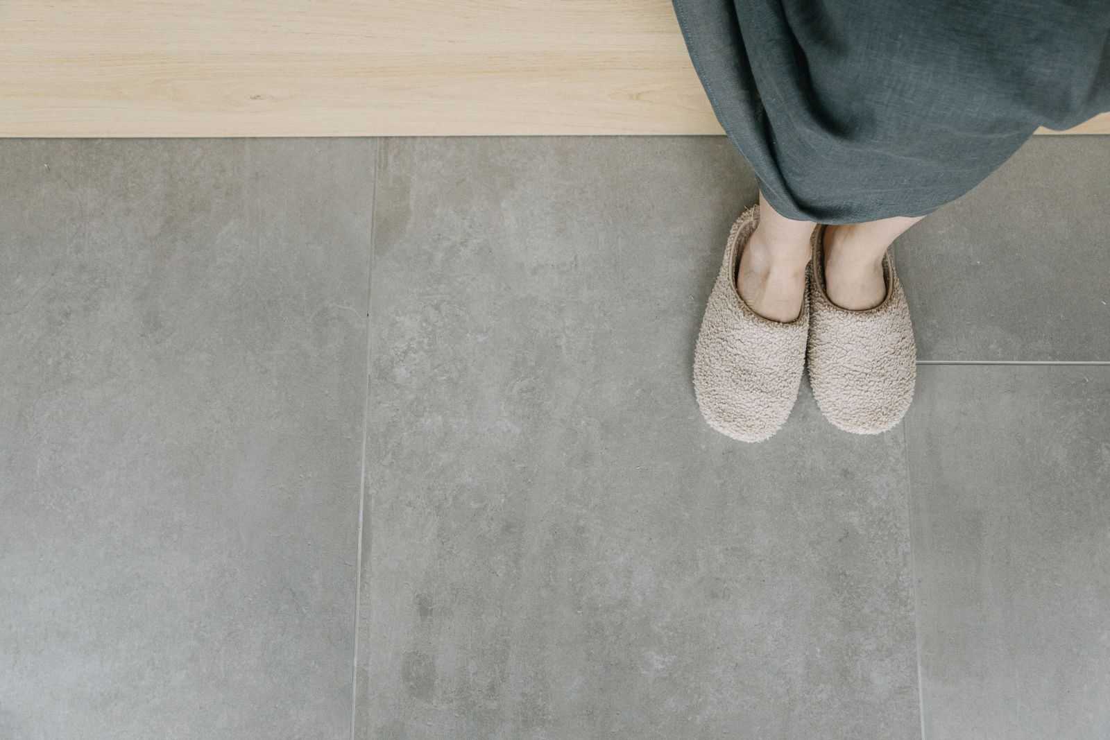 How to Clean and Maintain Plush House Slippers