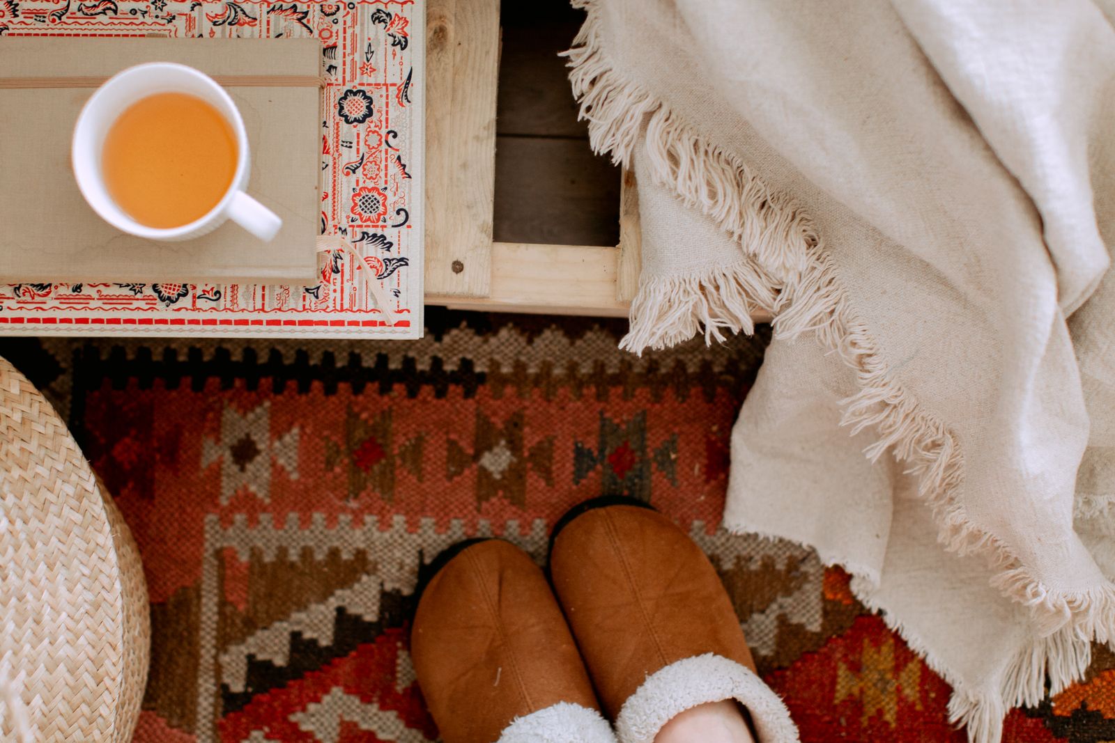 Do You Need House Slippers in Summer? Lightweight Plush vs. Heavy Winter Pairs
