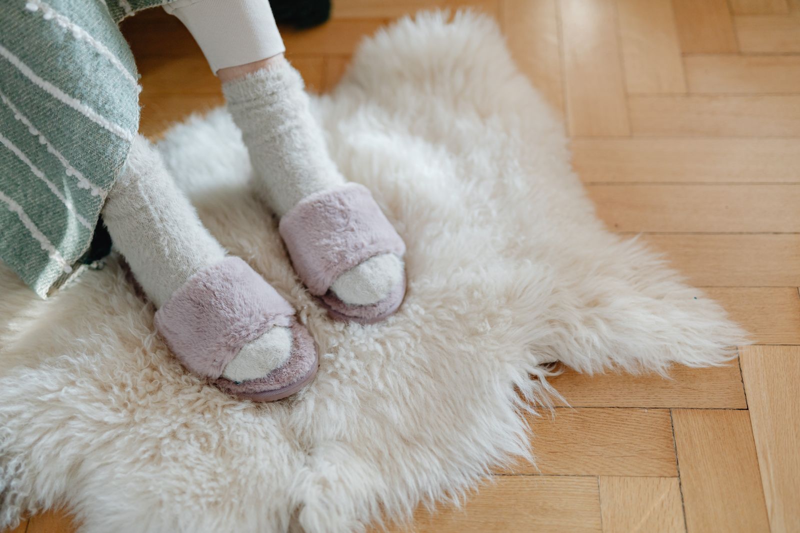 The Ultimate Guide to Choosing and Care for House Slippers